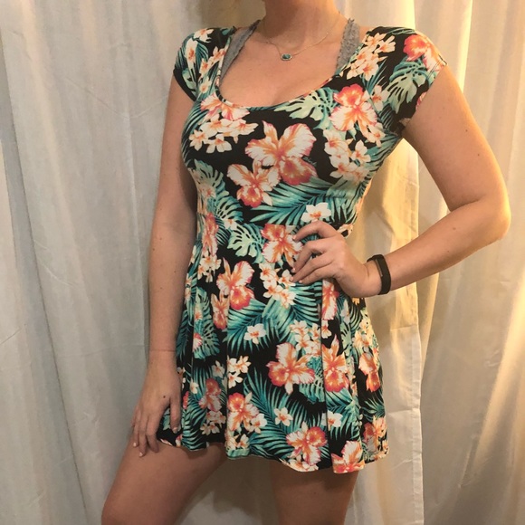 PINK Floral Dress - Picture 3 of 3